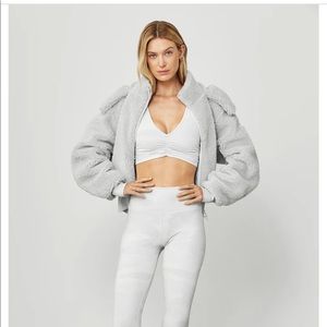 COPY - Alo Foxy Sherpa in Dove Grey (M)